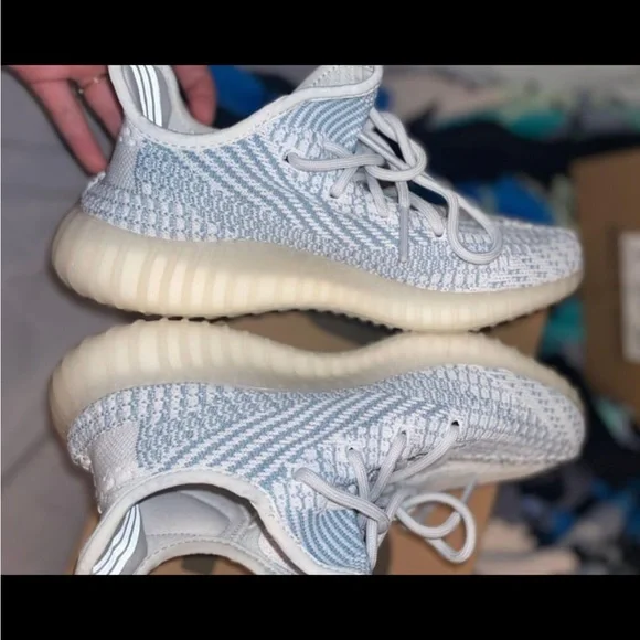YEEZY BOOST 350 V2